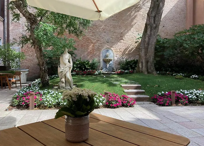 パラッツォ ヴェーナルト ラグジュアリー 5*