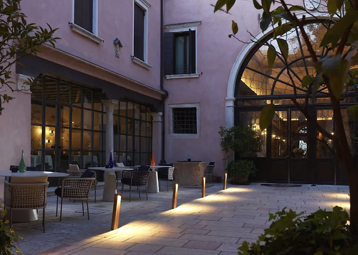 ホテル パラッツォ ヴェーナルト ラグジュアリー ヴェネツィア