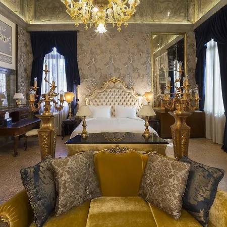 بالاتزو فينآرت لاكجري فندق البندقية