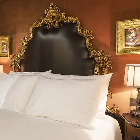 بالاتزو فينآرت لاكجري 5* البندقية